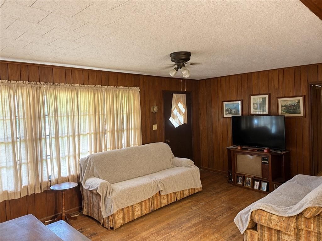 3 bedroom, 2 bathroom, 1,236 sq ft single family residence for sale at 1552 Lexington Highway, Elberton, GA 30635 — photo 5