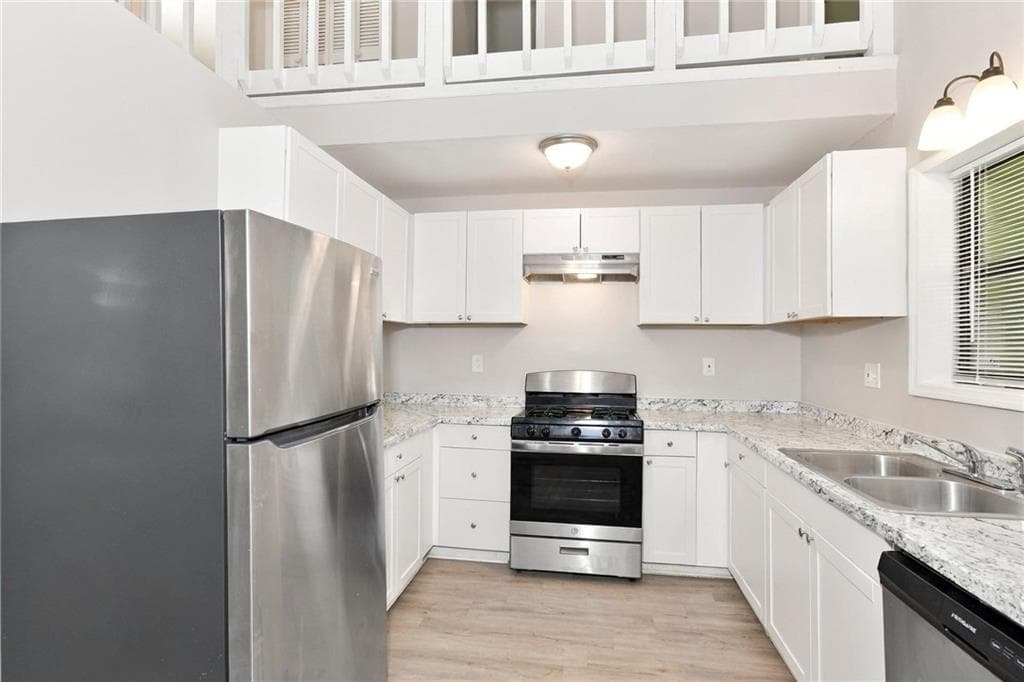 3 bedroom, 3 bathroom, 2,180 sq ft single family residence for rent at 4747 N Springs Road, Kennesaw, GA 30144 for $2,090 a month — photo 3