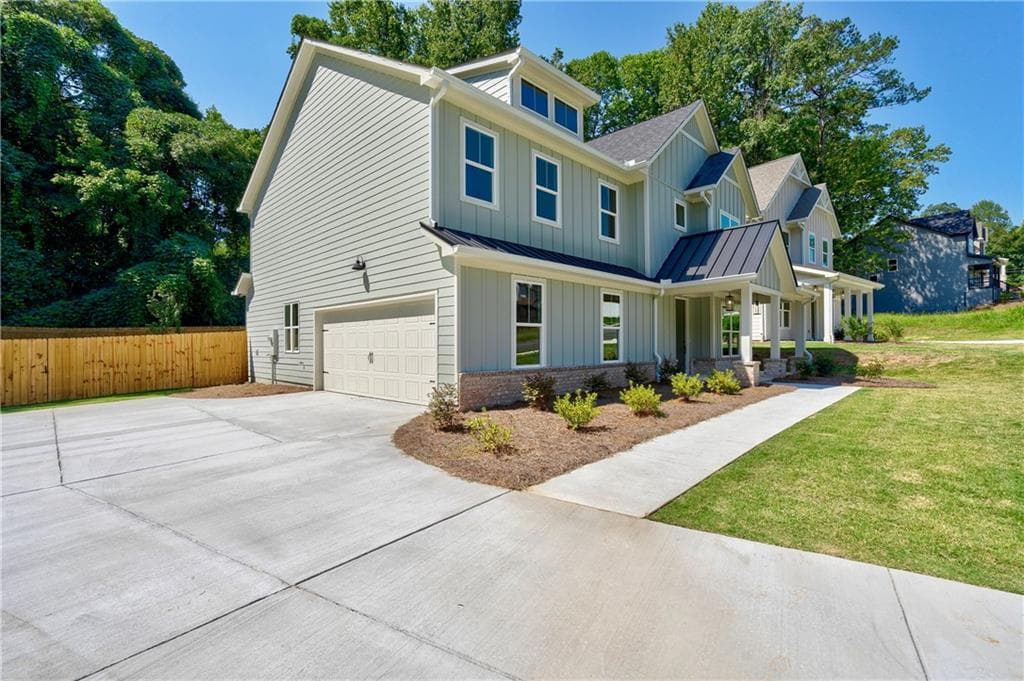 5 bedroom, 4 bathroom, 2,830 sq ft single family residence for sale at 1715 Eastside Parc Street, Atlanta, GA 30316 — photo 3