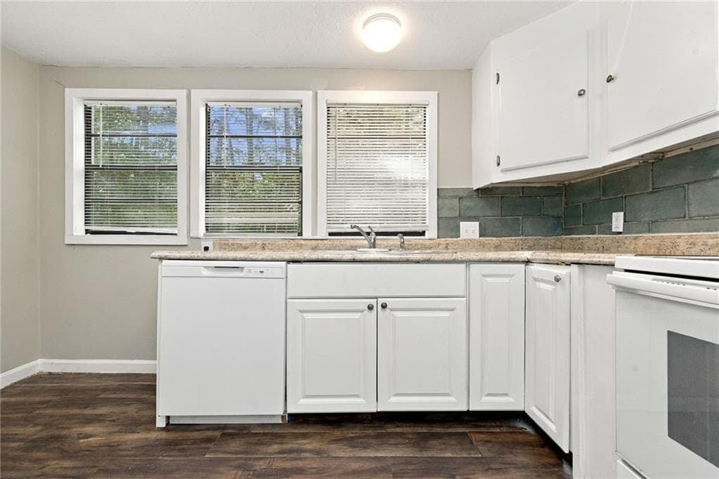 3 bedroom, 2 bathroom, 1,380 sq ft single family residence for rent at 4711 Cook Road, Stockbridge, GA 30281 for $1,540 a month — photo 2