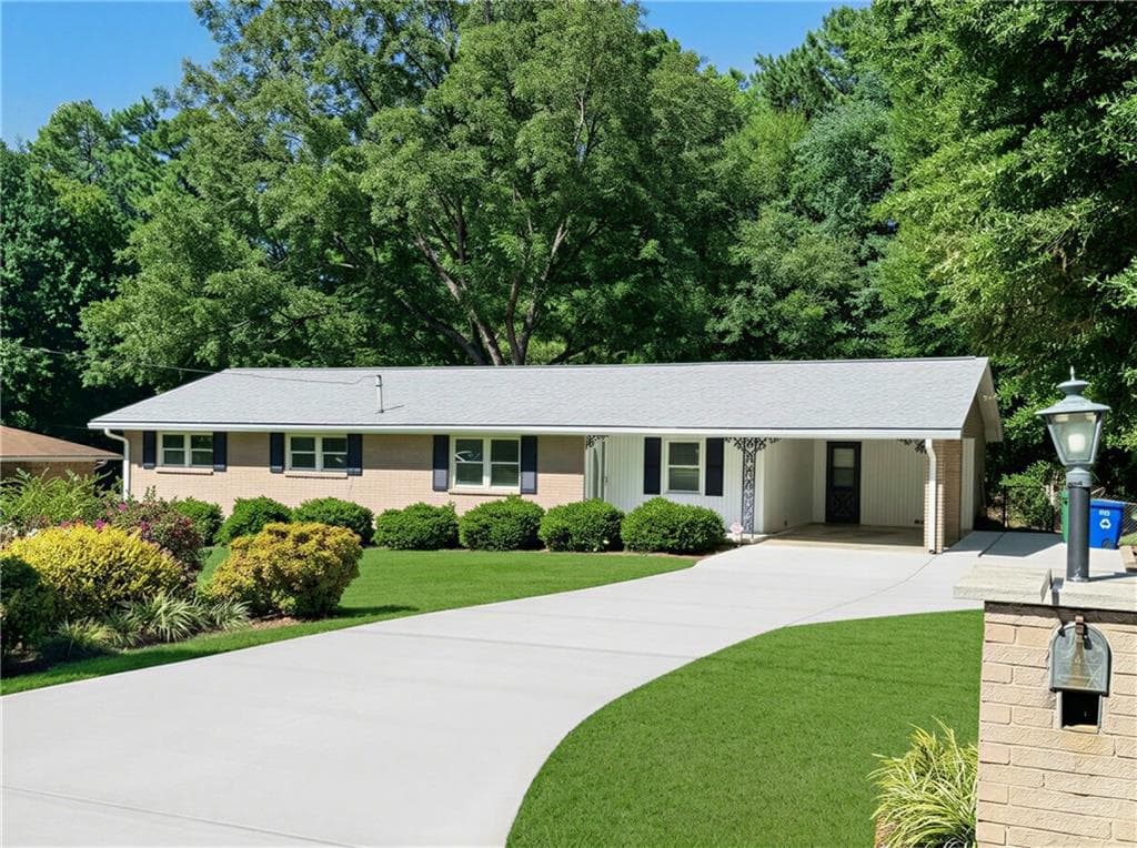 3 bedroom, 2 bathroom, 2,168 sq ft single family residence for rent at 4104 Cedar Knoll Drive, Tucker, GA 30084 for $2,250 a month — photo 3