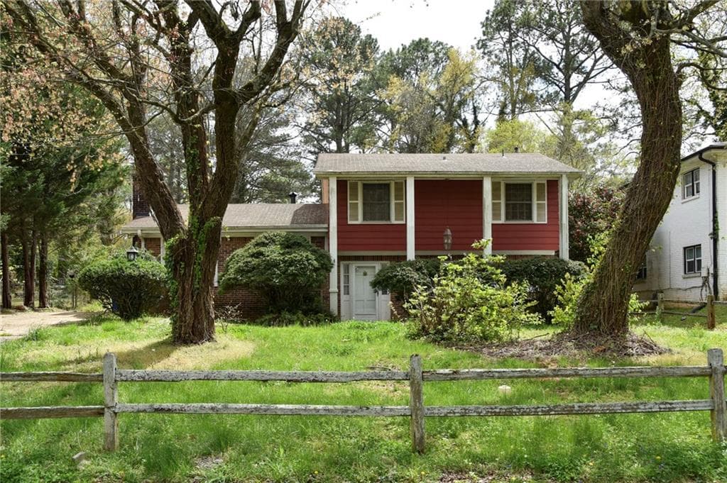 3 bedroom, 3 bathroom, 1,877 sq ft single family residence for sale at 3278 Tulip Dr, Decatur, GA 30032 — photo 2
