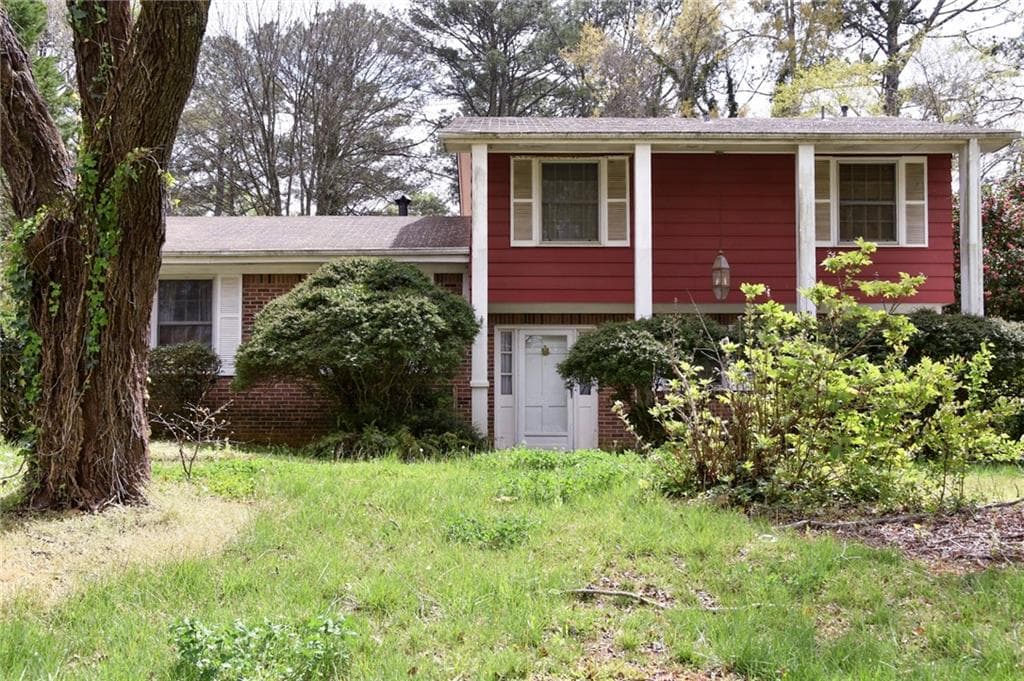 3 bedroom, 3 bathroom, 1,877 sq ft single family residence for sale at 3278 Tulip Dr, Decatur, GA 30032 — photo 3
