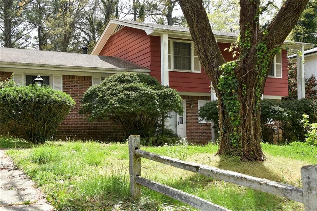 3 bedroom, 3 bathroom, 1,877 sq ft single family residence for sale at 3278 Tulip Dr, Decatur, GA 30032 — photo 5