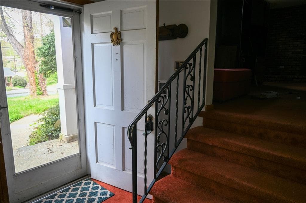 3 bedroom, 3 bathroom, 1,877 sq ft single family residence for sale at 3278 Tulip Dr, Decatur, GA 30032 — photo 6