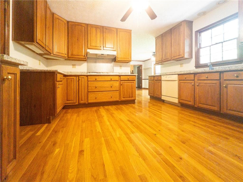 4 bedroom, 3 bathroom, 2,779 sq ft single family residence for rent at 965 Millbrook Court, Tucker, GA 30084 for $2,600 a month — photo 10