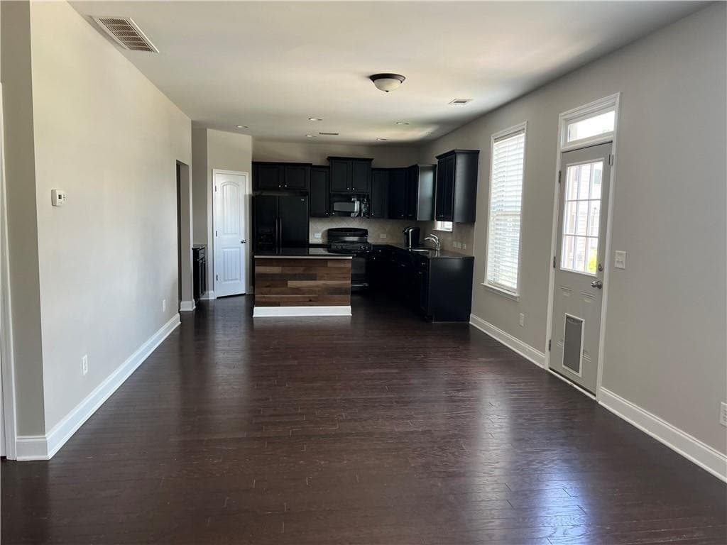 4 bedroom, 3 bathroom, 2,434 sq ft single family residence for rent at 438 Fieldstone Lane, Dallas, GA 30132 for $3,300 a month — photo 6