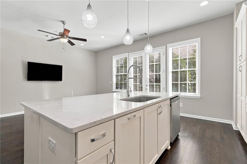 1 bedroom, 2 bathroom, 1,086 sq ft condominium for sale at 6440 Canopy Drive, Sandy Springs, GA 30328 — photo 7