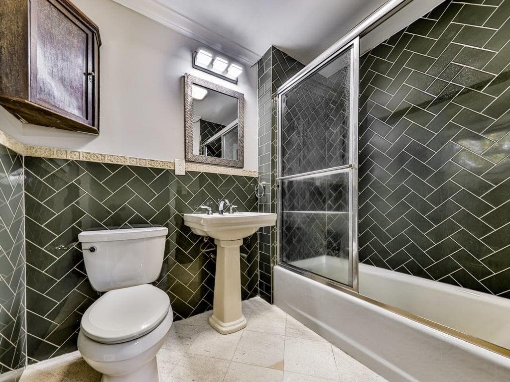 3 bedroom, 2 bathroom, 1,471 sq ft single family residence for rent at 721 Blackwell Circle, Marietta, GA 30066 for $2,000 a month — photo 9
