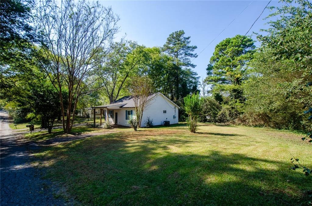2 bedroom, 2 bathroom, 1,088 sq ft single family residence for sale at 19 Lakeview Drive, Cartersville, GA 30121 — photo 3
