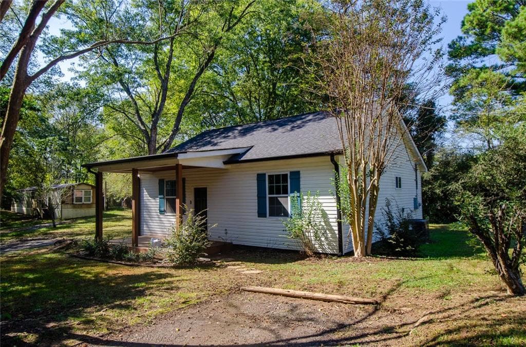 2 bedroom, 2 bathroom, 1,088 sq ft single family residence for sale at 19 Lakeview Drive, Cartersville, GA 30121 — photo 4