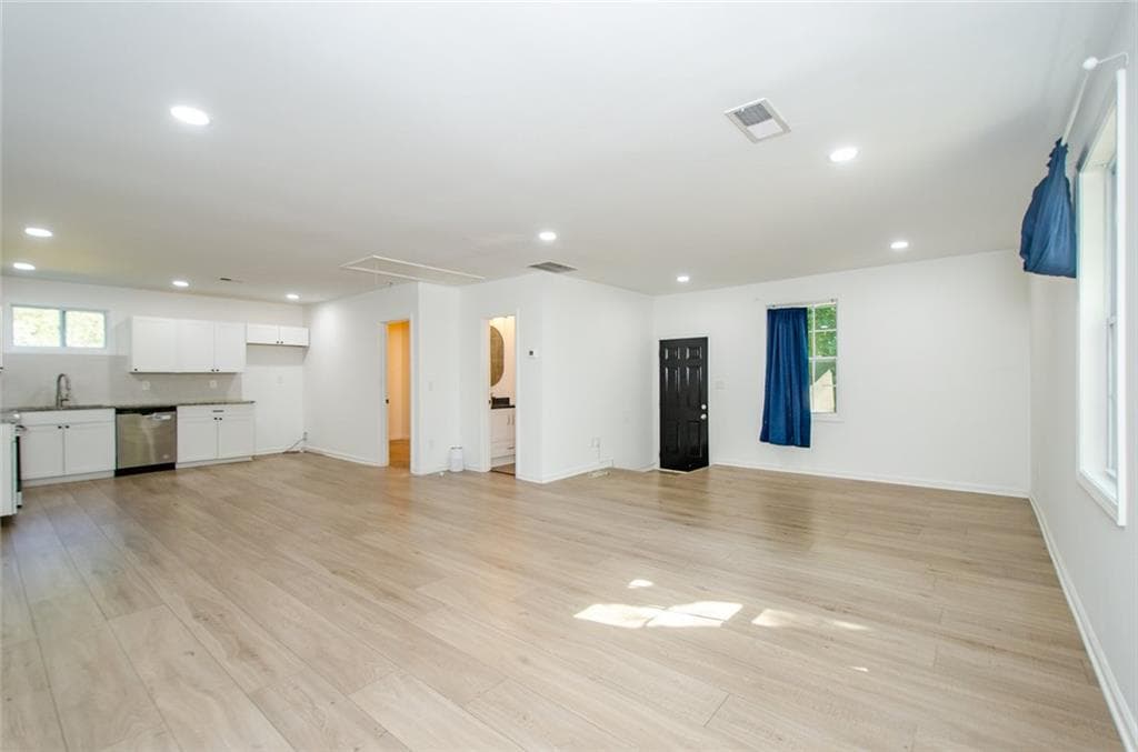 2 bedroom, 2 bathroom, 1,088 sq ft single family residence for sale at 19 Lakeview Drive, Cartersville, GA 30121 — photo 7