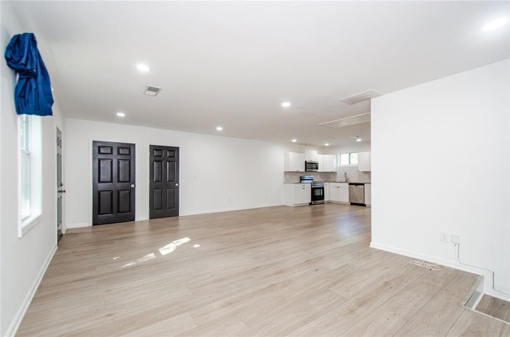2 bedroom, 2 bathroom, 1,088 sq ft single family residence for sale at 19 Lakeview Drive, Cartersville, GA 30121 — photo 8