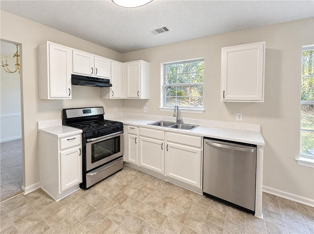 3 bedroom, 3 bathroom, 2,016 sq ft single family residence for sale at 2197 Hidden Creek Drive, Decatur, GA 30035 — photo 3