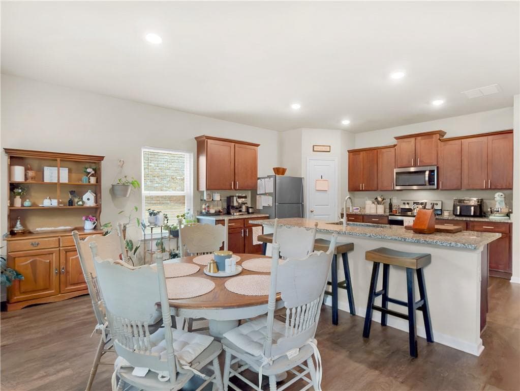 3 bedroom, 3 bathroom, 2,095 sq ft single family residence for rent at 200 Oliver Drive, Locust Grove, GA 30248 for $2,100 a month — photo 9