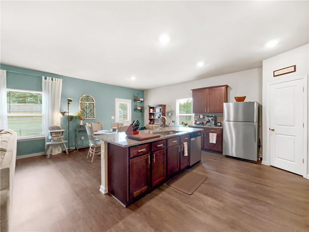 3 bedroom, 3 bathroom, 2,095 sq ft single family residence for rent at 200 Oliver Drive, Locust Grove, GA 30248 for $2,100 a month — photo 10