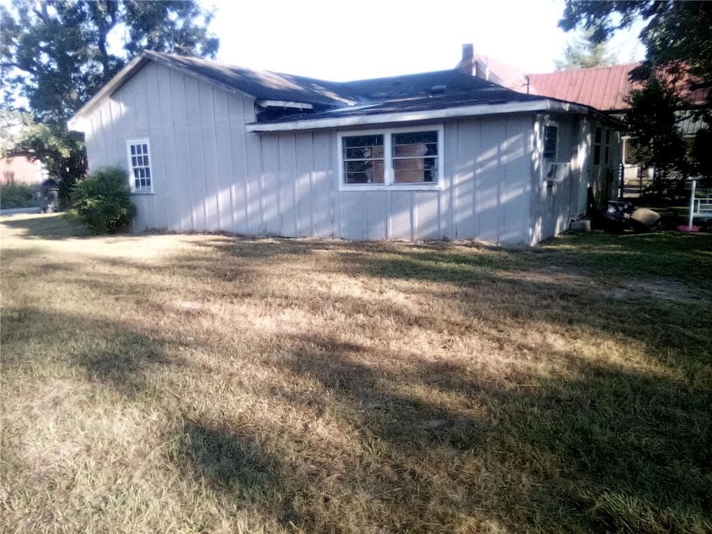 2 bedroom, 1 bathroom, 1,026 sq ft single family residence for sale at 209 S State Street, Wrightsville, GA 31096 — photo 10