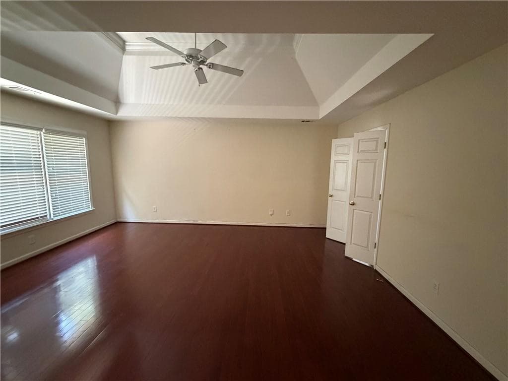 4 bedroom, 3 bathroom, 2,418 sq ft single family residence for rent at 11660 Vista Forest Drive, Alpharetta, GA 30005 for $3,250 a month — photo 3