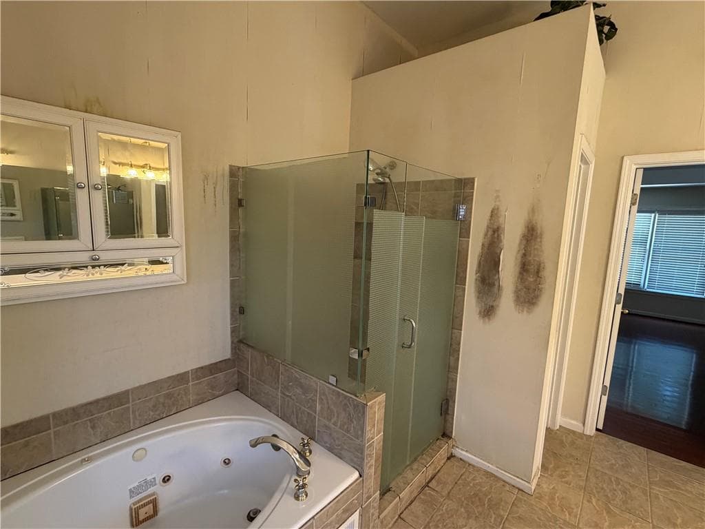 4 bedroom, 3 bathroom, 2,418 sq ft single family residence for rent at 11660 Vista Forest Drive, Alpharetta, GA 30005 for $3,250 a month — photo 8