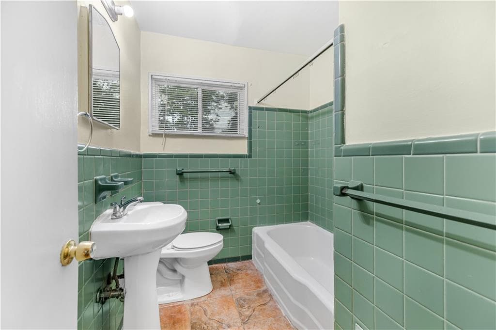 4 bedroom, 2 bathroom, 1,487 sq ft single family residence for rent at 2720 Hollywood Drive, Decatur, GA 30033 for $2,385 a month — photo 4