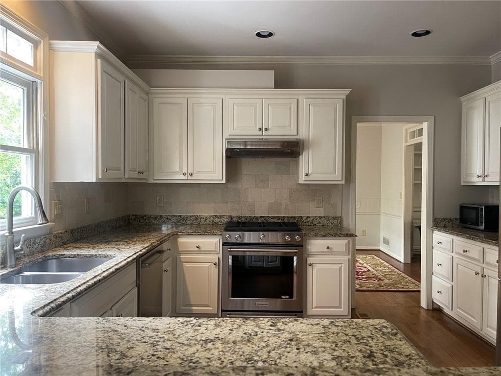4 bedroom, 4 bathroom, 3,210 sq ft single family residence for rent at 2917 Bankshill Row, Brookhaven, GA 30319 for $4,800 a month — photo 6