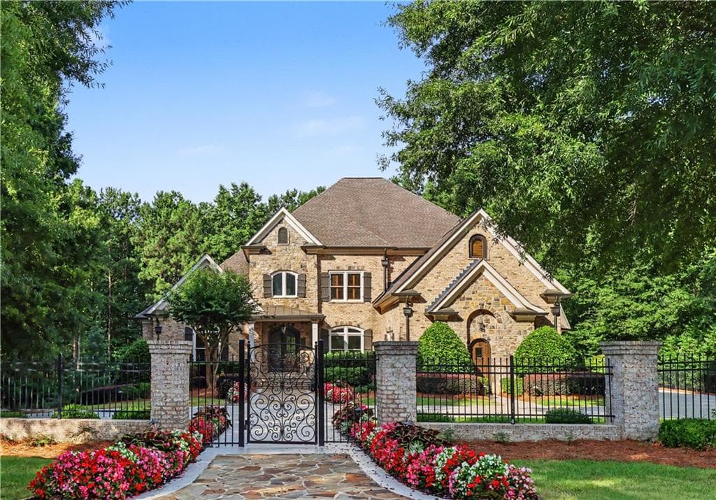 5 bedroom, 8 bathroom, 8,803 sq ft single family residence for sale at 5152 Legends Drive, Braselton, GA 30517