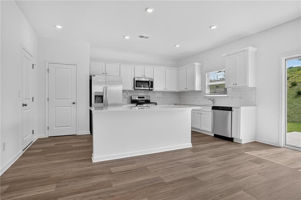 4 bedroom, 4 bathroom, 2,522 sq ft single family residence under contract at 3764 Aiyana Way, Bethlehem, GA 30620 — photo 10