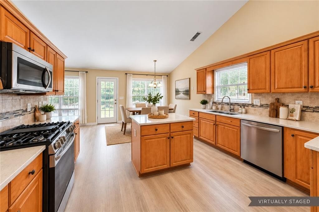 3 bedroom, 2 bathroom, 2,302 sq ft single family residence for sale at 1202 Pecan Grove Place, Lawrenceville, GA 30046 — photo 3