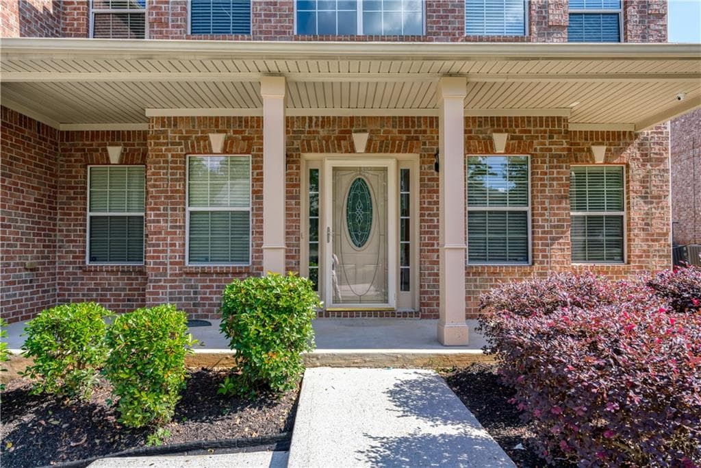5 bedroom, 4 bathroom, 4,035 sq ft single family residence for sale at 3772 SUNBRIDGE Drive, Snellville, GA 30039 — photo 3