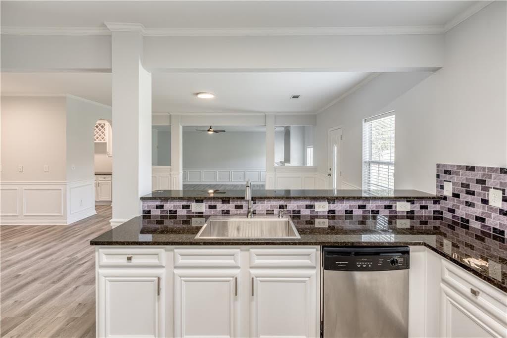 5 bedroom, 4 bathroom, 4,035 sq ft single family residence for sale at 3772 SUNBRIDGE Drive, Snellville, GA 30039 — photo 9