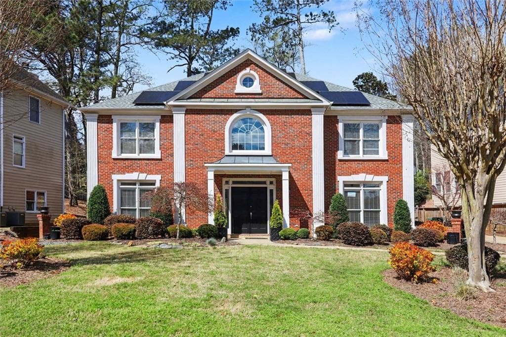 5 bedroom, 5 bathroom, 3,351 sq ft single family residence for sale at 5219 Tealing Drive, Roswell, GA 30075 — photo 2
