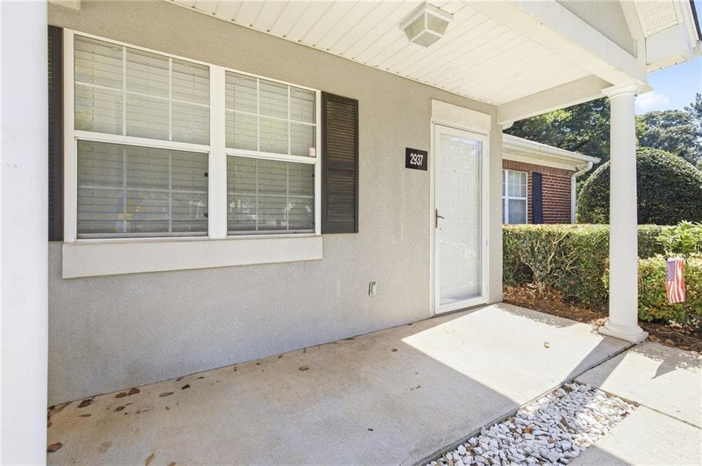 2 bedroom, 2 bathroom, 984 sq ft single family residence for sale at 2937 Florence Drive, Gainesville, GA 30504 — photo 4
