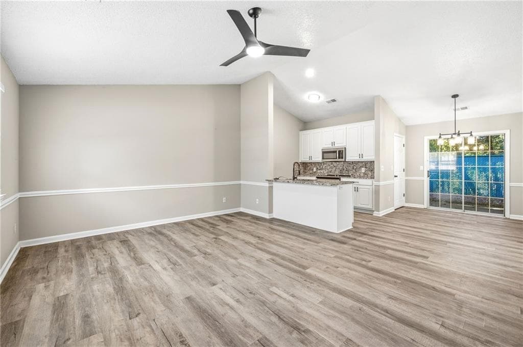 2 bedroom, 2 bathroom, 984 sq ft single family residence for sale at 2937 Florence Drive, Gainesville, GA 30504 — photo 6