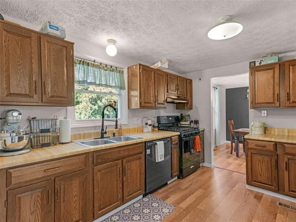 6 bedroom, 4 bathroom, 3,252 sq ft single family residence for sale at 2665 Shaw Road, Marietta, GA 30066 — photo 5
