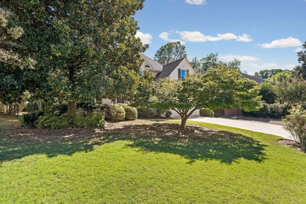4 bedroom, 3 bathroom, 3,400 sq ft single family residence for rent at 4595 Windsor Gate Court, Sandy Springs, GA 30342 for $5,200 a month — photo 2