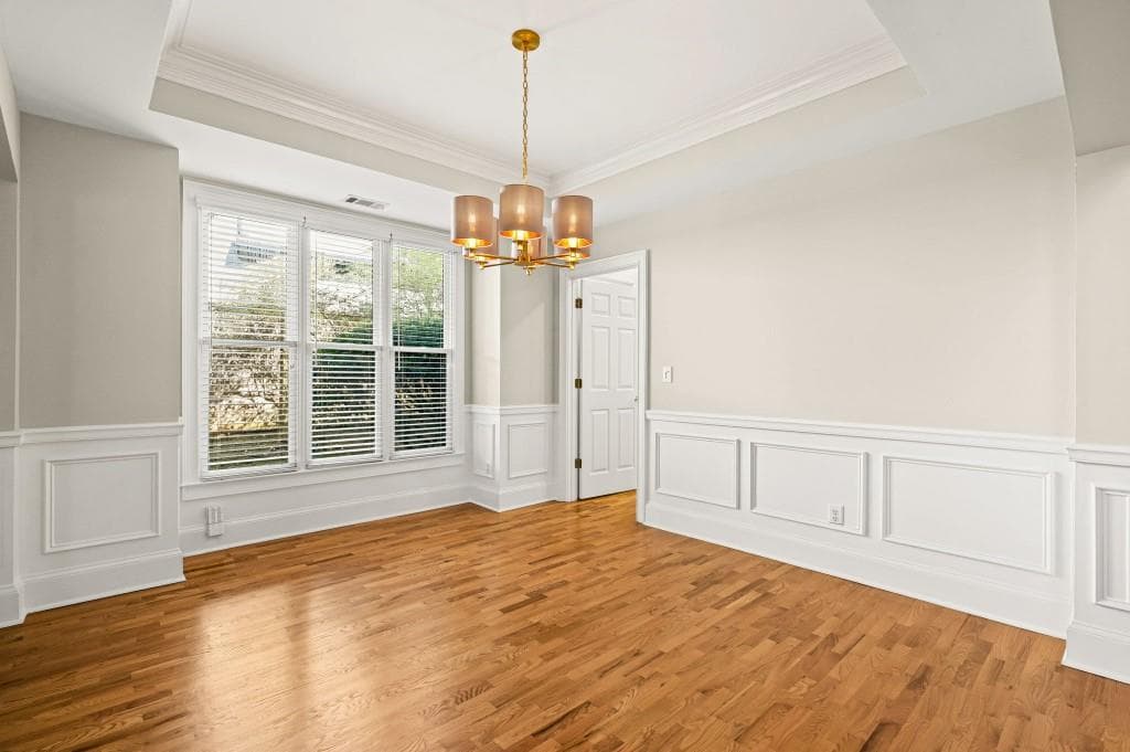 4 bedroom, 3 bathroom, 3,400 sq ft single family residence for rent at 4595 Windsor Gate Court, Sandy Springs, GA 30342 for $5,200 a month — photo 7