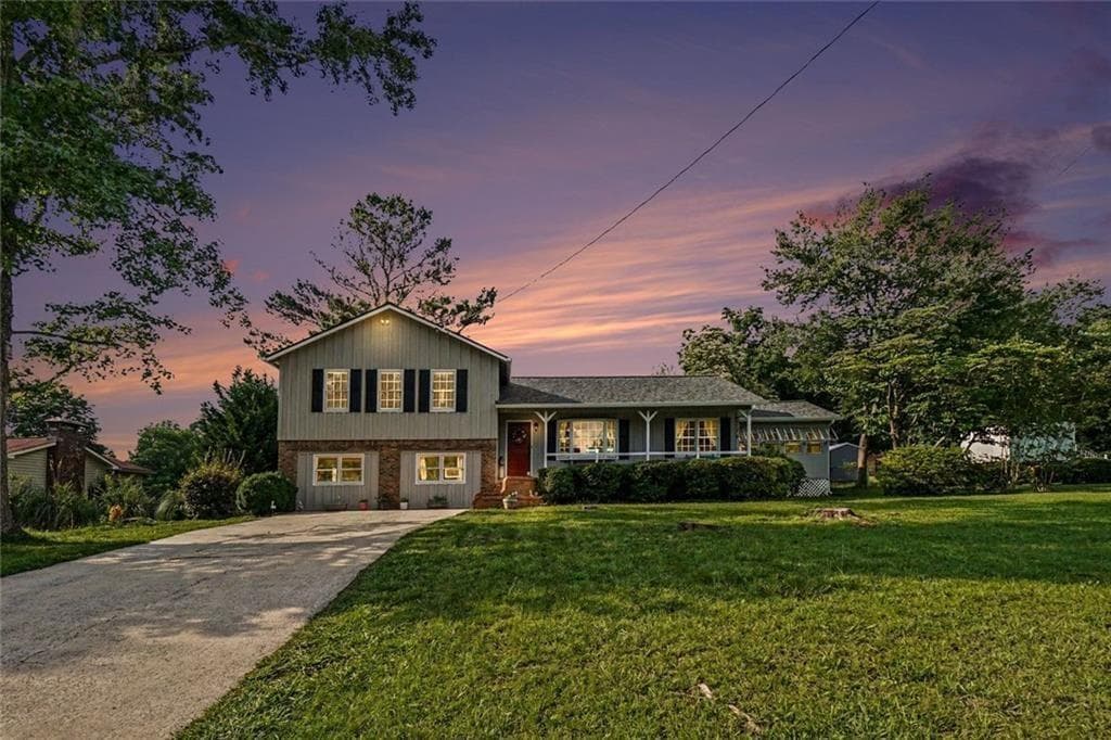 4 bedroom, 3 bathroom, 2,045 sq ft single family residence for sale at 1117 Malibu Drive, Marietta, GA 30066 — photo 1 of 27