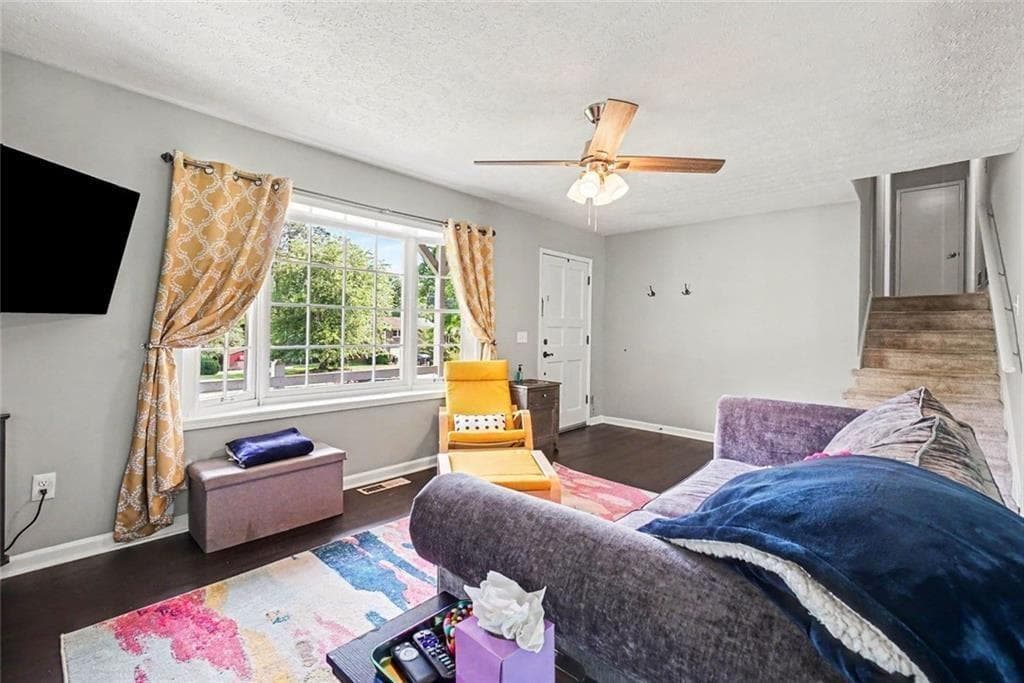4 bedroom, 3 bathroom, 2,045 sq ft single family residence for sale at 1117 Malibu Drive, Marietta, GA 30066 — photo 5