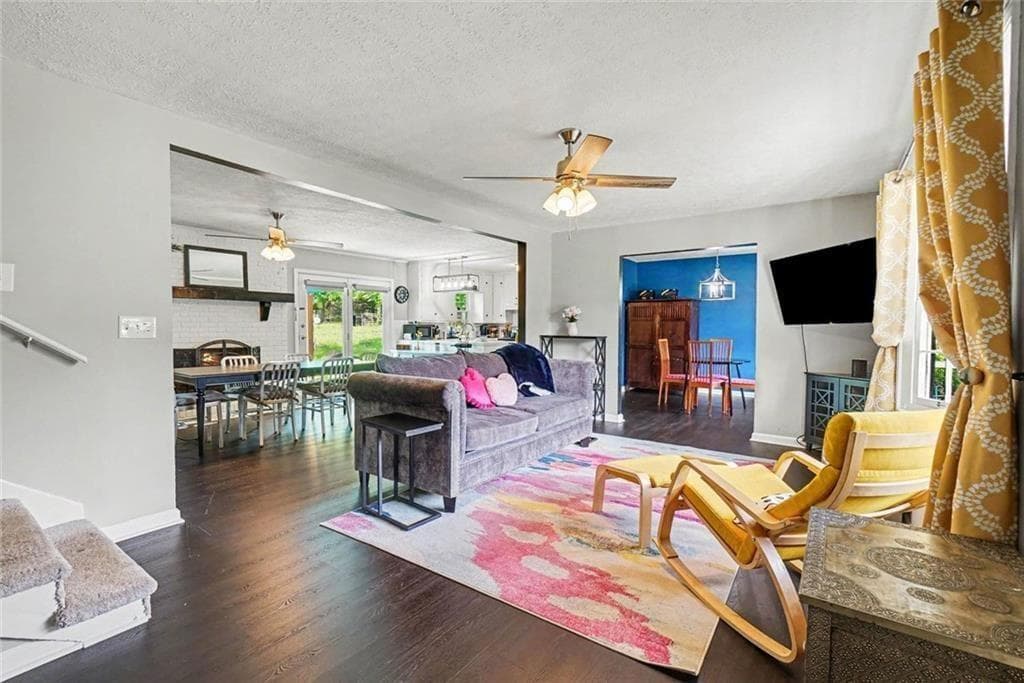 4 bedroom, 3 bathroom, 2,045 sq ft single family residence for sale at 1117 Malibu Drive, Marietta, GA 30066 — photo 6