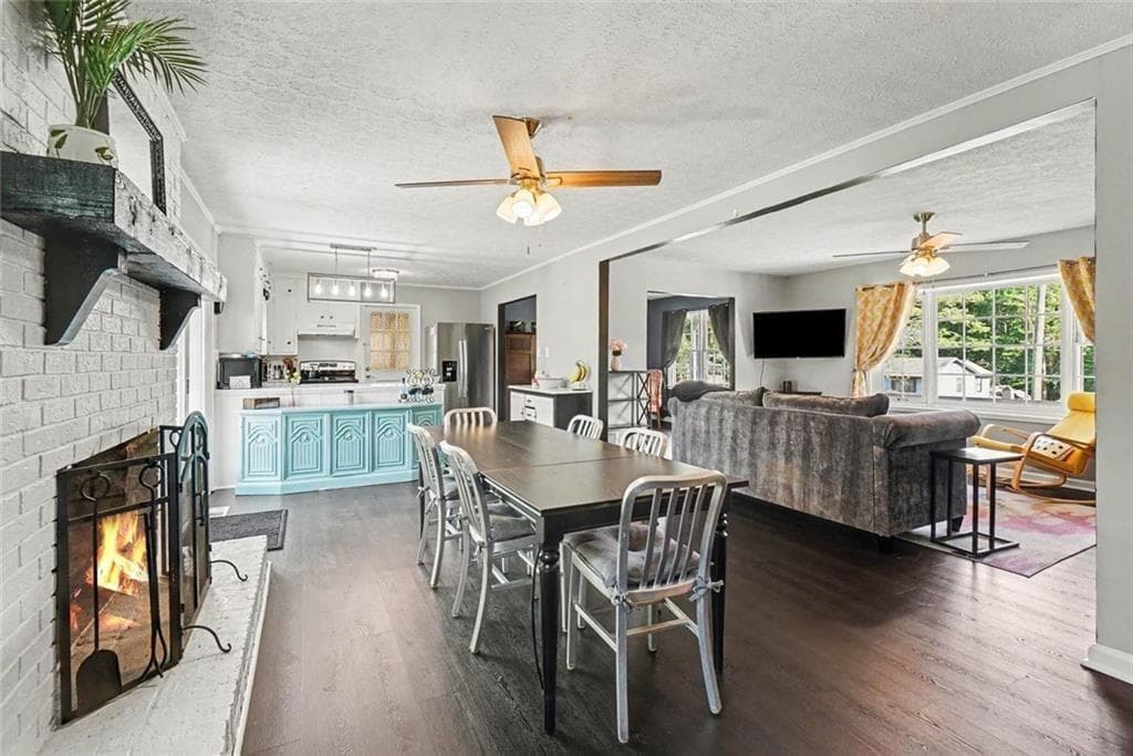 4 bedroom, 3 bathroom, 2,045 sq ft single family residence for sale at 1117 Malibu Drive, Marietta, GA 30066 — photo 7