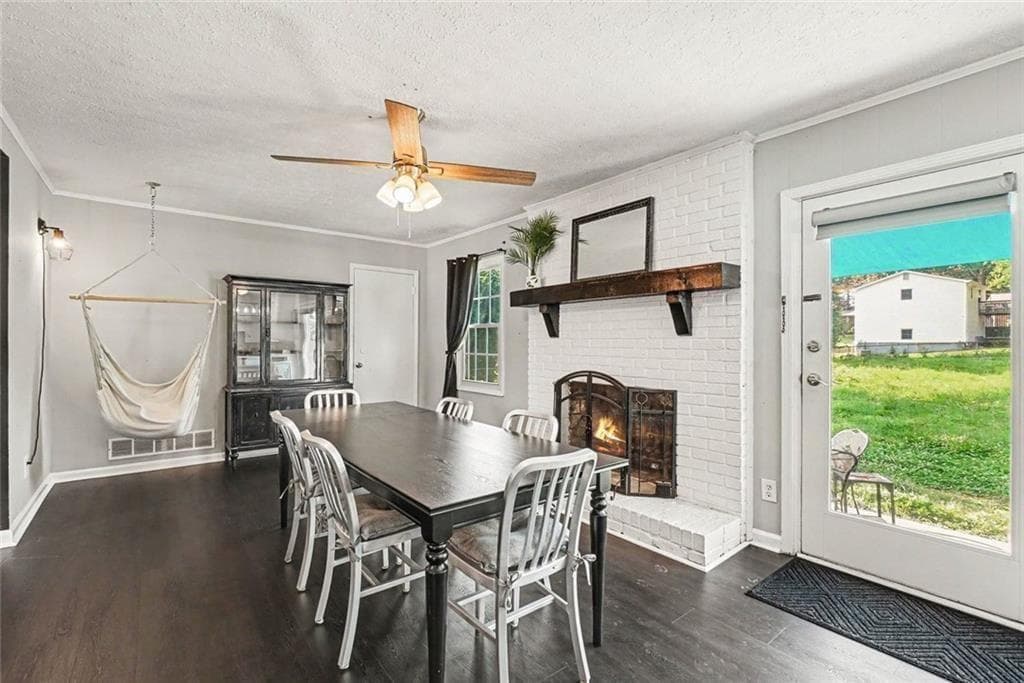 4 bedroom, 3 bathroom, 2,045 sq ft single family residence for sale at 1117 Malibu Drive, Marietta, GA 30066 — photo 8