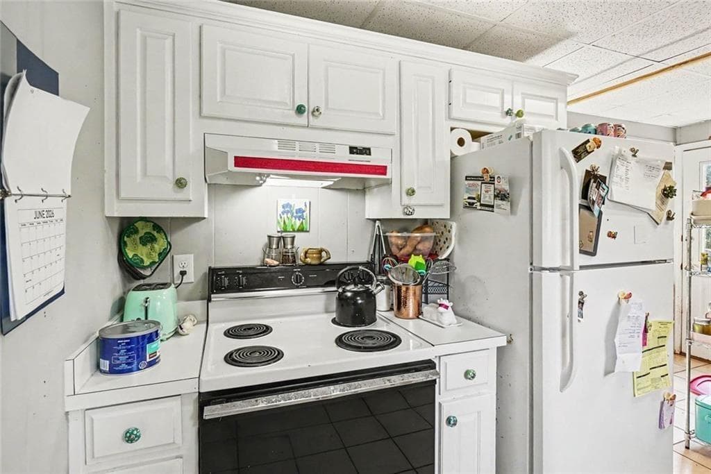 4 bedroom, 3 bathroom, 2,045 sq ft single family residence for sale at 1117 Malibu Drive, Marietta, GA 30066 — photo 9