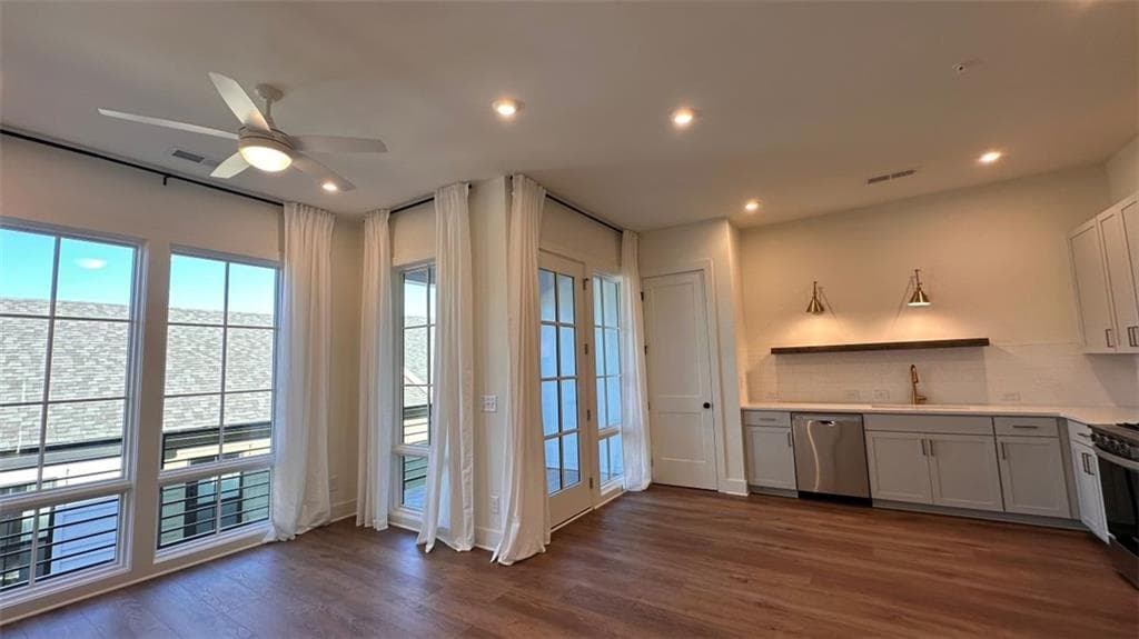 2 bedroom, 2 bathroom, 921 sq ft condominium for sale at 924 Hughley Circle 11, Atlanta, GA 30316 — photo 1 of 12