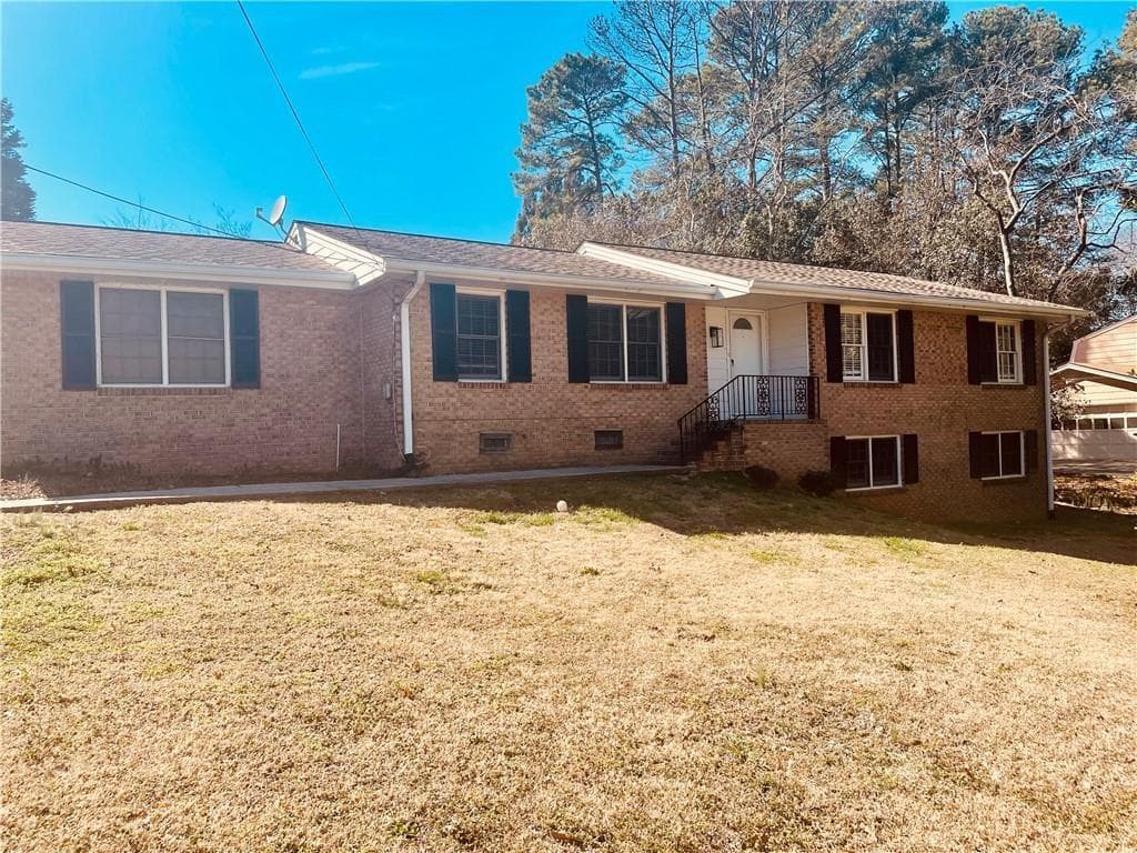 4 bedroom, 3 bathroom, 1,727 sq ft single family residence for rent at 471 Village Green Court, Lilburn, GA 30047 for $2,399 a month — photo 1 of 34