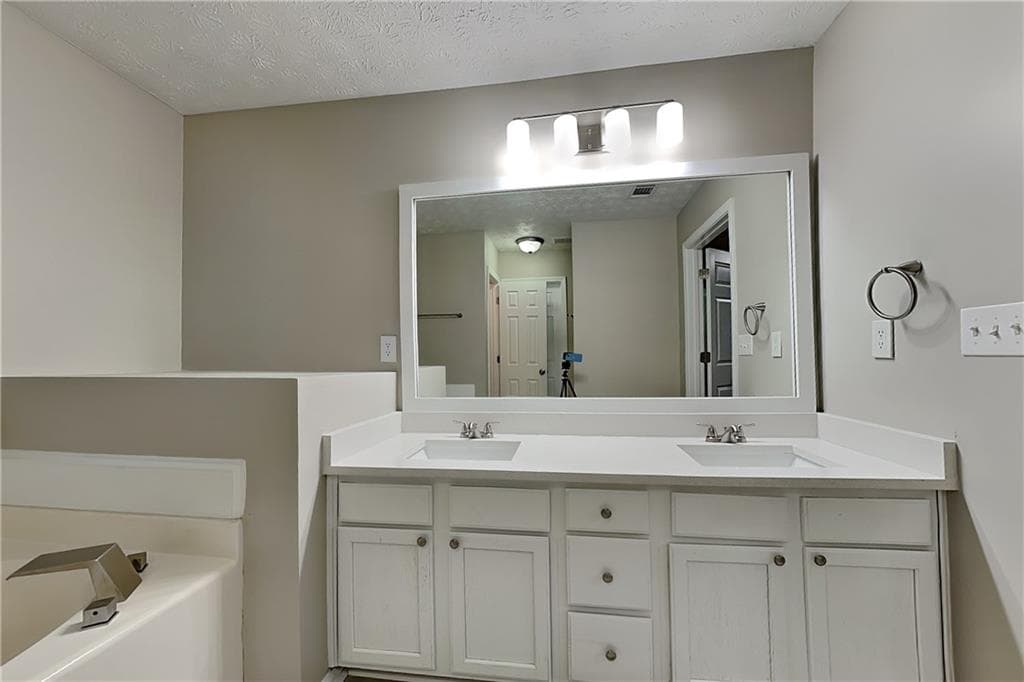 4 bedroom, 3 bathroom, 2,258 sq ft single family residence for rent at 3603 Stephens Creek Court, Loganville, GA 30052 for $2,500 a month — photo 10