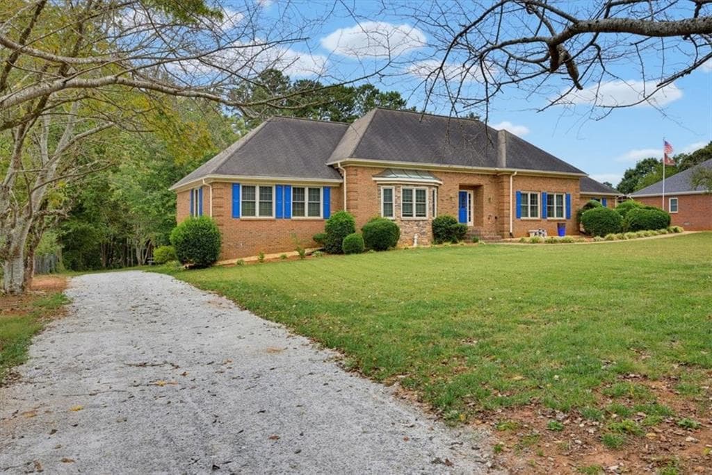 2 bedroom, 1 bathroom, 3,217 sq ft single family residence for rent at 2451 Old Salem Circle, Conyers, GA 30013 for $1,675 a month