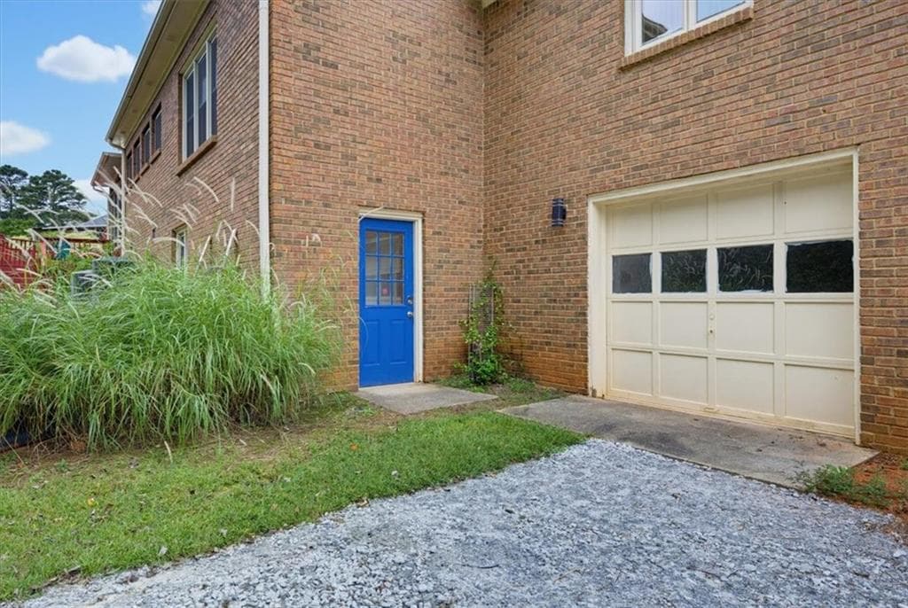 2 bedroom, 1 bathroom, 3,217 sq ft single family residence for rent at 2451 Old Salem Circle, Conyers, GA 30013 for $1,675 a month — photo 2
