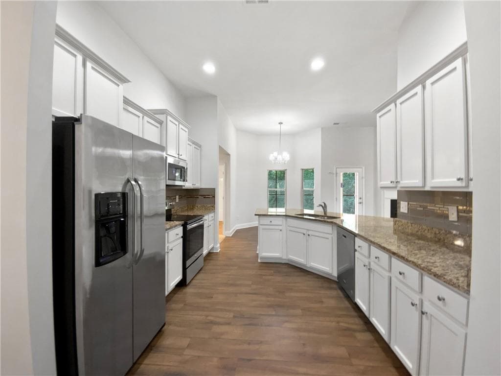 4 bedroom, 2 bathroom, 2,458 sq ft single family residence for sale at 1037 Yorkshire Drive, Griffin, GA 30223 — photo 6