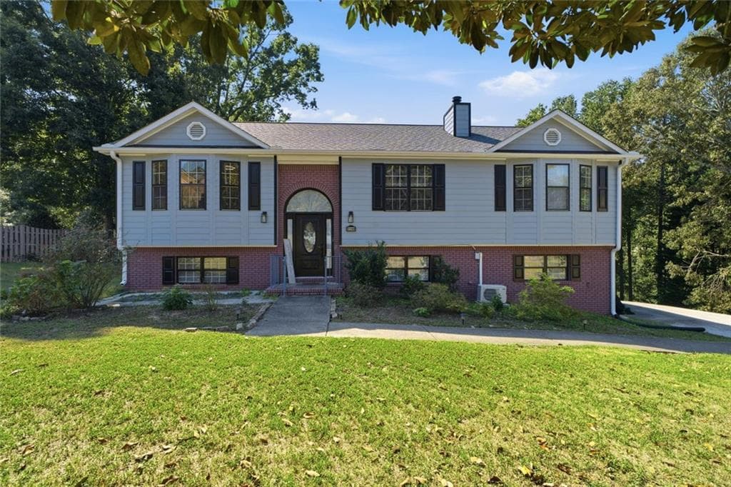5 bedroom, 3 bathroom, 3,758 sq ft single family residence for sale at 2748 Victoria Woods Court, Buford, GA 30519 — photo 2