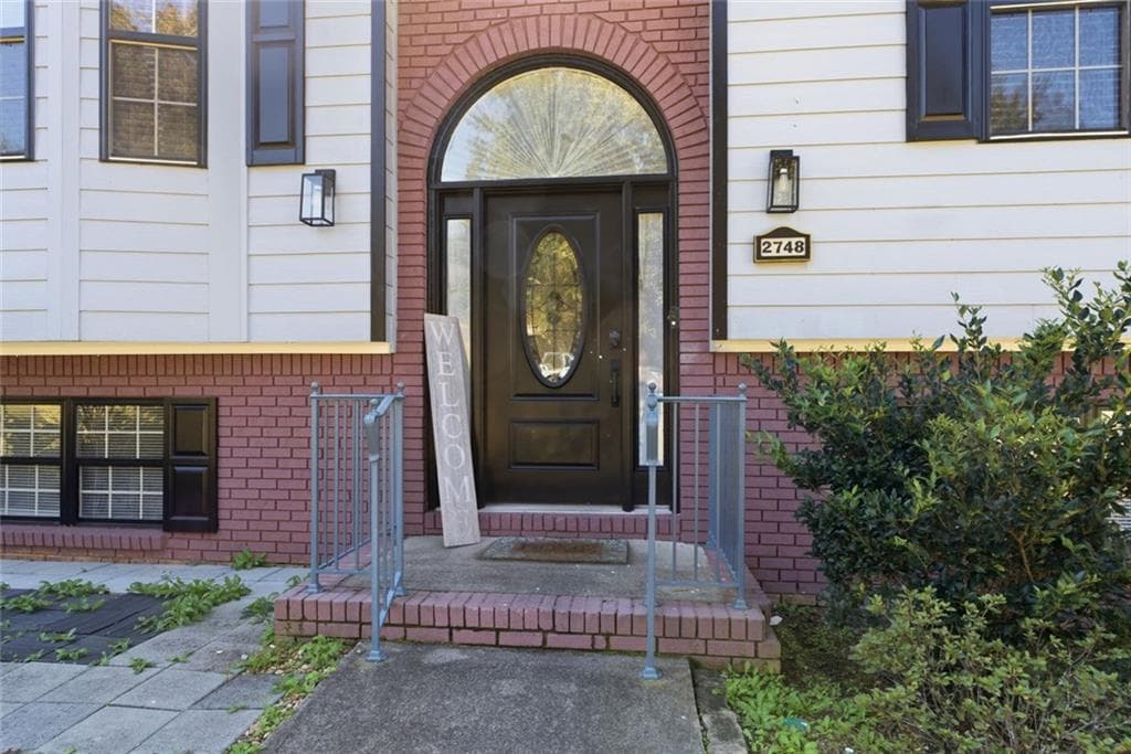 5 bedroom, 3 bathroom, 3,758 sq ft single family residence for sale at 2748 Victoria Woods Court, Buford, GA 30519 — photo 3